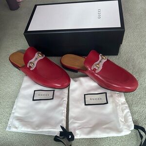 NIB Authentic GUCCI Princeton Mule - Hibiscus Red - Sise 40